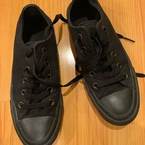 Black low converse all stars